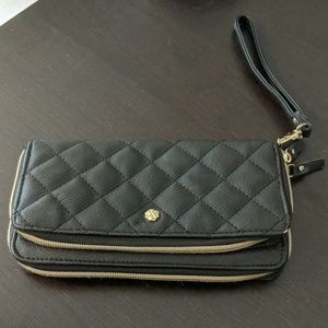 Black clutch